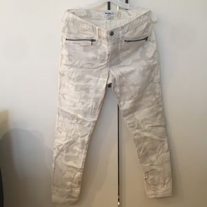 WILLIAM RAST CAMO WHITE CROPPED JEANS 29P - LIKE NEW!